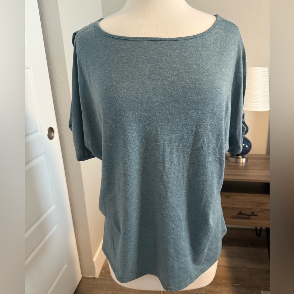Super soft and comfy cold shoulder top